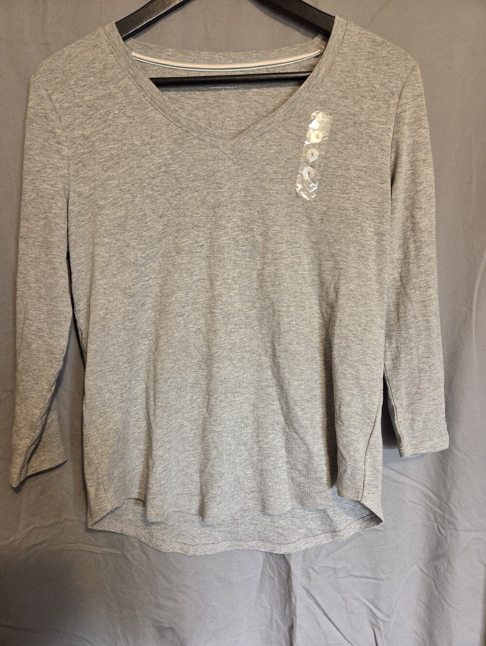 Northern Reflections Light Gray V-Neck Long Sleeve Tee